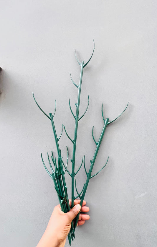 10 Plastic Twigs